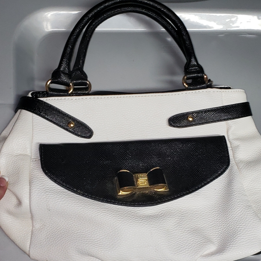 Black and white Lulu Purse
